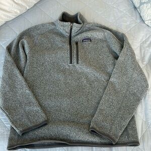 Men’s medium Patagonia fleece 1/4 zip - charcoal grey - like new.